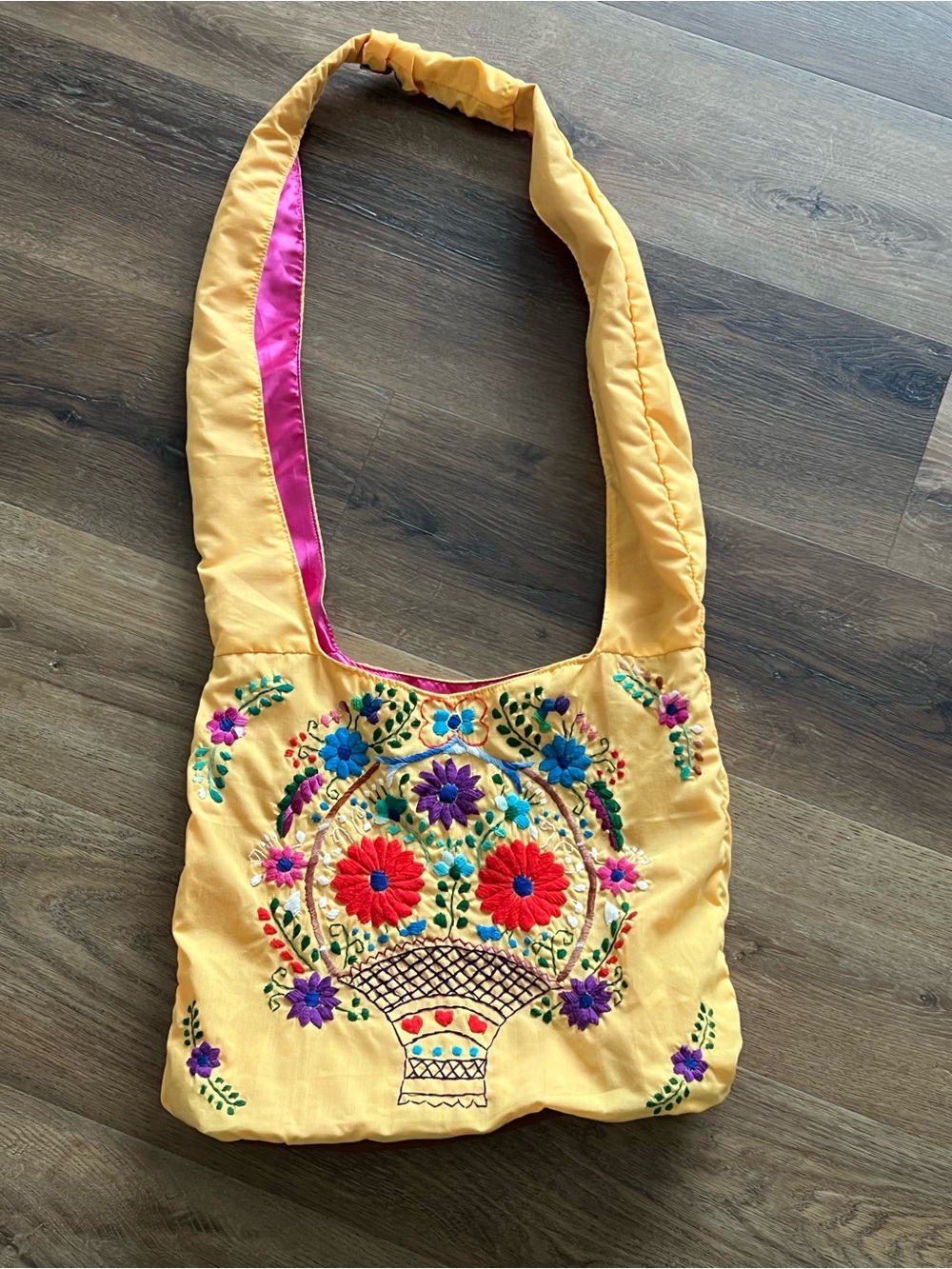 NWOT Handmade Mexican Embroidered Floral Basket Shoulder Bag Yellow Pink
